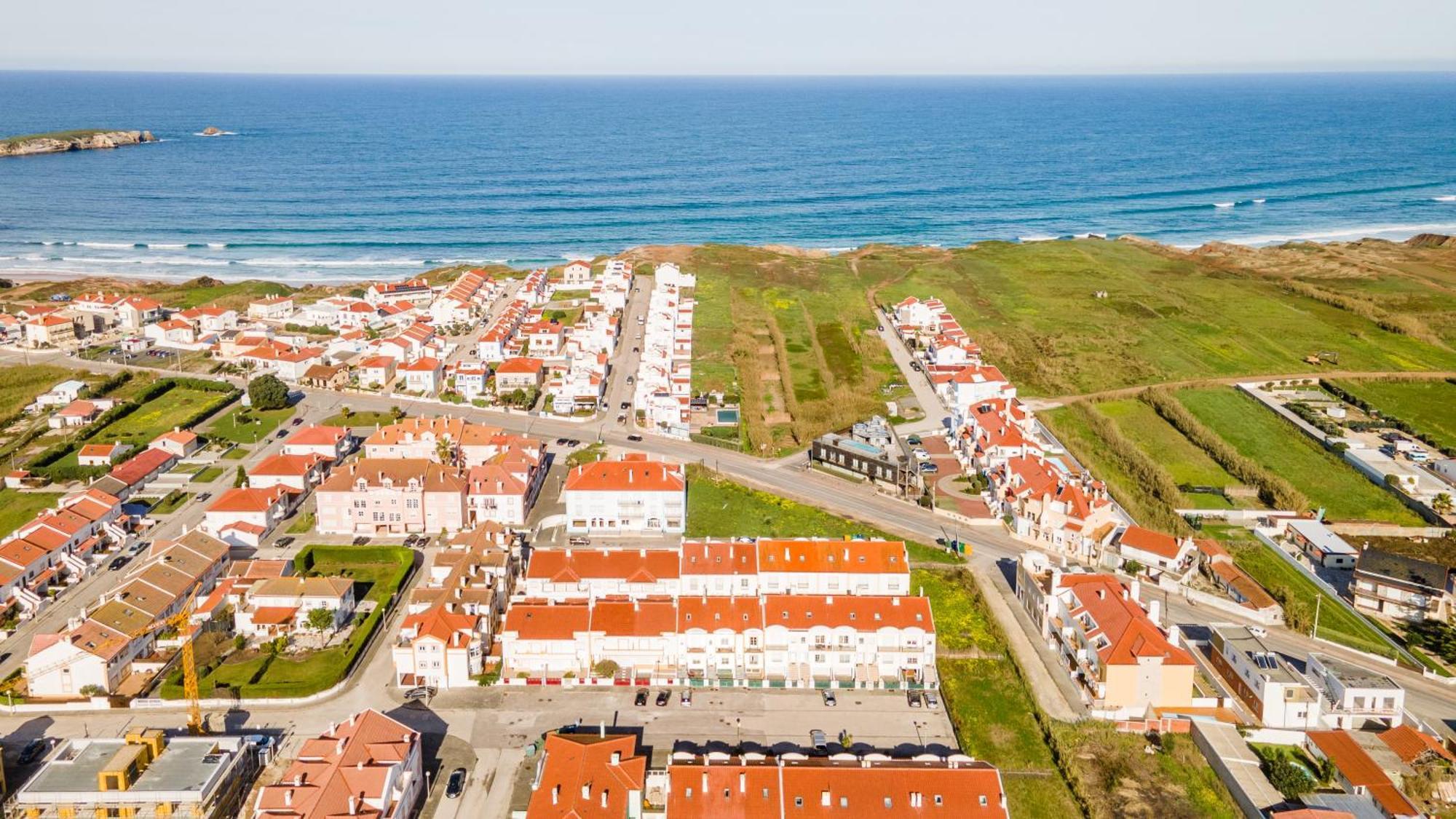 Baleal Happiness Surf House Villa Ferrel  Exterior foto